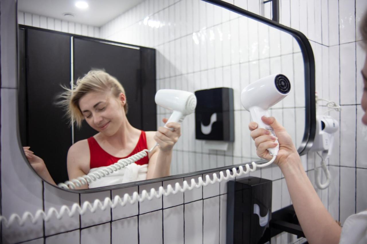 Av-1 Capsule Hotel Kiev Exterior foto
