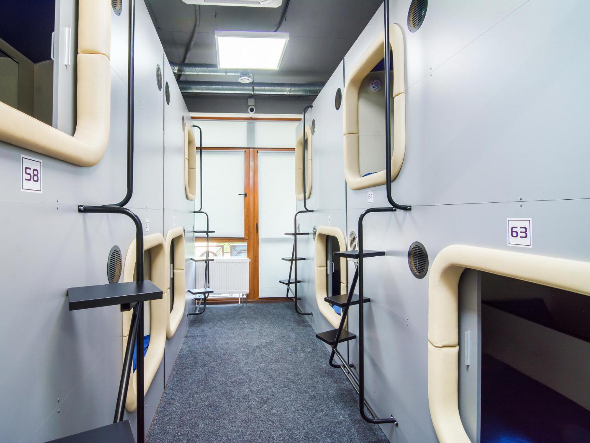 Av-1 Capsule Hotel Kiev Exterior foto